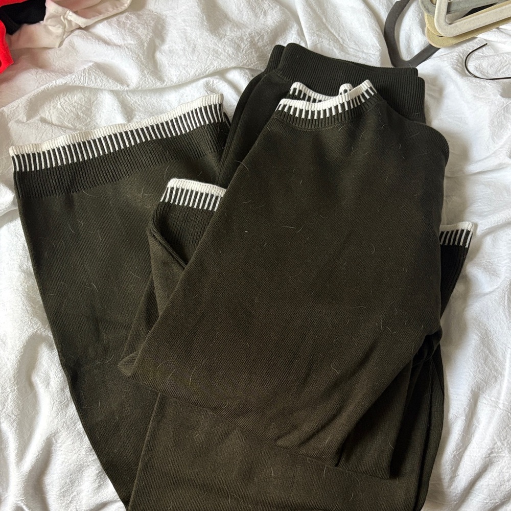 Women’s Knit Pants and Top in Olive with White Trim